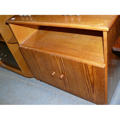 477 - WOOD EFFECT TV CABINET WITH 2 CUPBOARDS