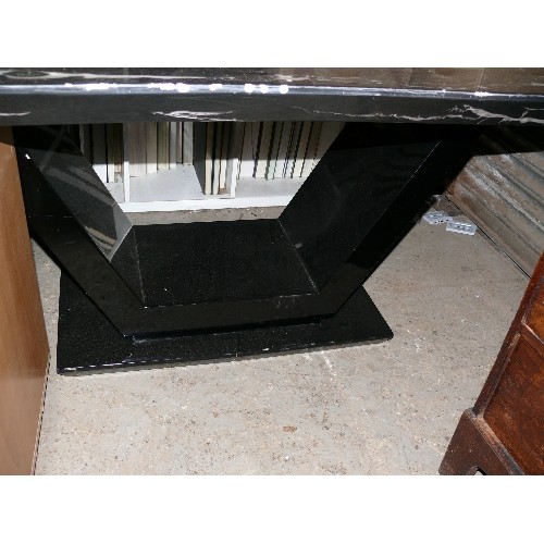 506 - STUNNING CONTEMPORARY MARBLE EFFECT TABLE IN RESIN (BLACK AND GREY) MEASURING 100CM X 1800CM
