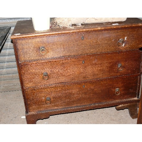 519 - VINTAGE OAK CHEST OF DRAWERS