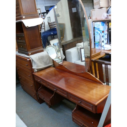 486 - STYLISH ART DECO INFLUENCED DRESSING TABLE WITH 5 NARROW DRAWERS, UNDERSHELVES AND A THREE PIECE ROU... 