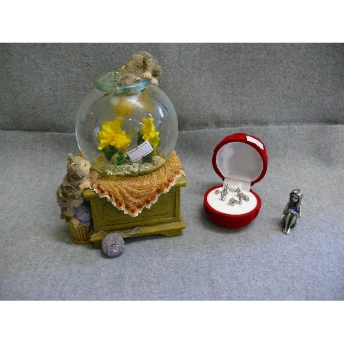 87 - A MUSICAL FISH BOWL AND CAT ORNAMENT PLUS A MINIATURE NATIVITY SCENE IN A ROSE SHAPED BOX AND A PEWT... 