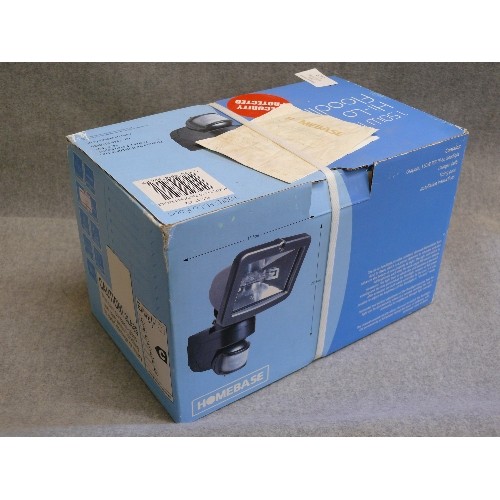 113 - A 150W PIR HI-LO FLOODLIGHT BY HOMEBASE, BOXED