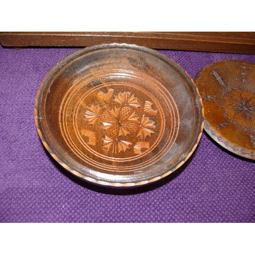 131 - A LOVELY SELECTION OF CARVED WOOD PLATES, BOWLS AND A VASE