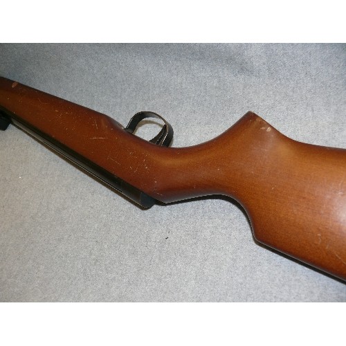 A WEBLEY VICTOR .177 BREAK BARREL AIR RIFLE