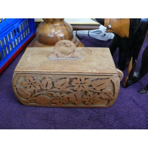 156 - A SELECTION OF TREEN ITEMS TO INCLUDE CARVED WOODEN ELEPHANT AND DEER FIGURES PLUS A CARVED WOODEN B... 