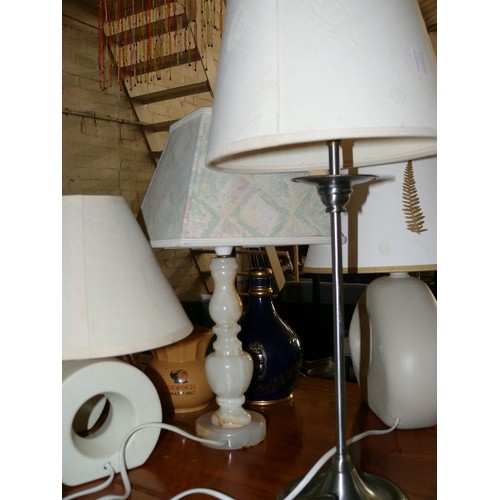 199 - A LARGE SEAGRASS FLOOR STANDING LAMP PLUS 6 VARIOUS TABLE LAMPS