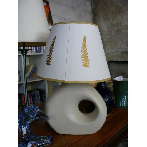 199 - A LARGE SEAGRASS FLOOR STANDING LAMP PLUS 6 VARIOUS TABLE LAMPS