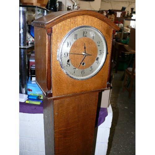 170A - A 1930'S/40'S ART DECO WOODEN CASED GRANDAUGHTER CLOCK