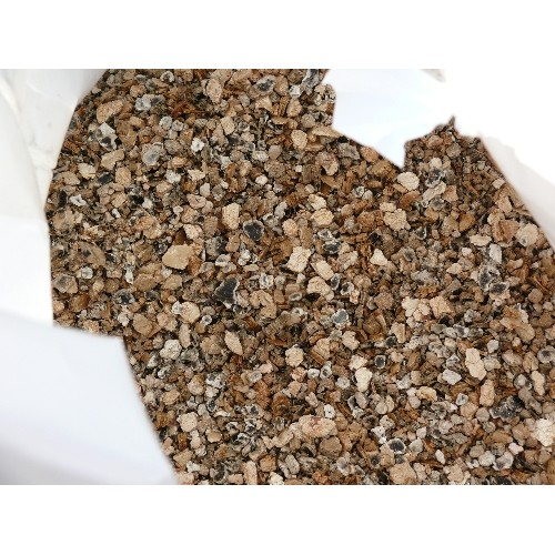 417 - A LARGE BAG OF VERMICULITE BY MICAFIL