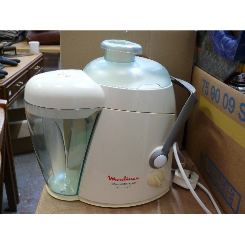 342 - A MOULINEX FRUITTI PRO JUICER