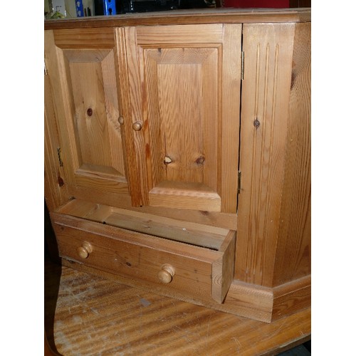 387 - SOLID RUSTIC PINE CORNER TV STAND WITH 2 DOORS AND A DRAWER