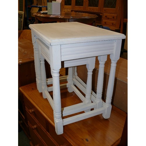 396 - NEST OF 3 OAK TABLE IN IVORY