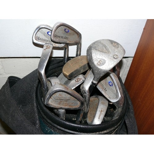 493 - GOLF CADDY & SET OF CLUBS