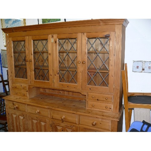 453 - STUNNING LARGE PINE FARMHOUSE DRESSER, 4 CUPBOARDS AND 4 DRAWERS, THE TOP HAS 4 CUPBOARDS WITH LEADE... 