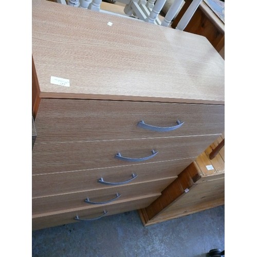 457 - CHEST OF 5 DRAWERS IN OAK EFFECT