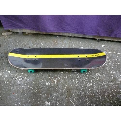 182A - FULL SIZE SKATEBOARRD, NEW IN BOX