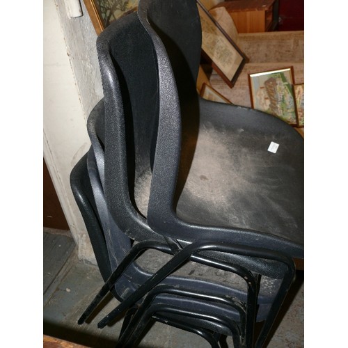 470 - 5 X BLACK  BISTRO CHAIRS ON METAL LEGS