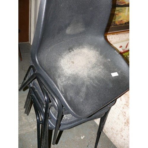 470 - 5 X BLACK  BISTRO CHAIRS ON METAL LEGS