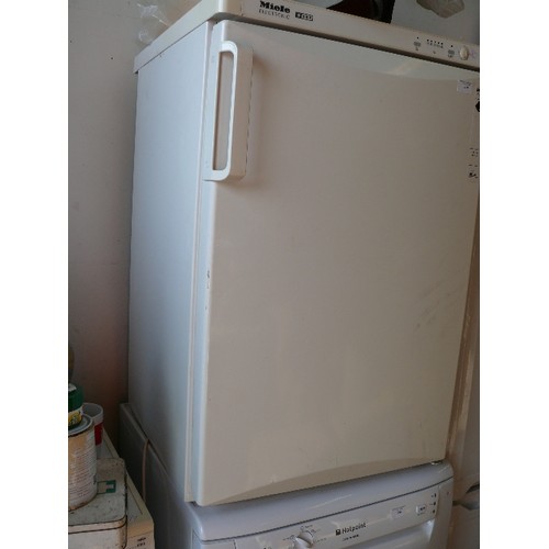 479 - MIELE ELECTRONIC UNDERCOUNTER  FREEZER WITH 4 DRAWERS IN WHITE