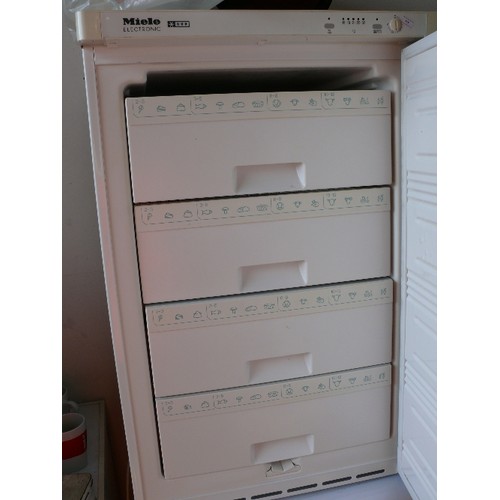 479 - MIELE ELECTRONIC UNDERCOUNTER  FREEZER WITH 4 DRAWERS IN WHITE