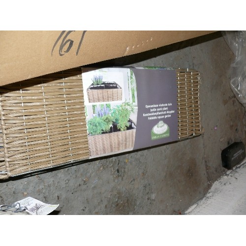 484 - 5 X NEW HANGING BASKETS, 4 X TROUGH LINERS, FOLDING PLANTER, 2 X TROUGH WALL PLANTERS