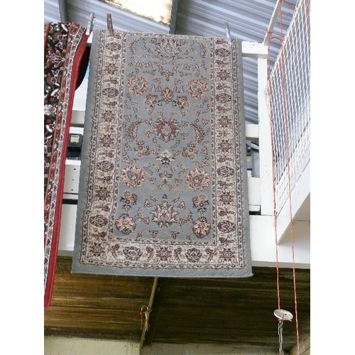 488 - GREY PATTERED HEARTH RUG