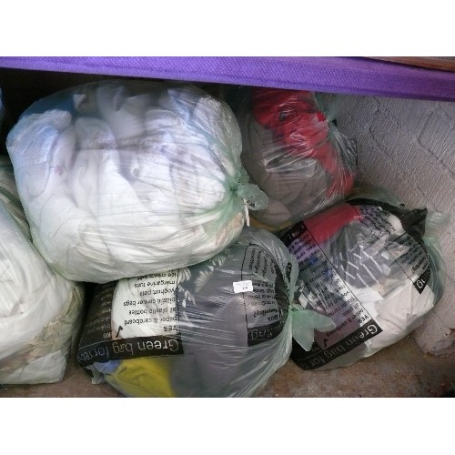 489 - 10 X  BAGS OF MIXED CLOTHING AND LINEN