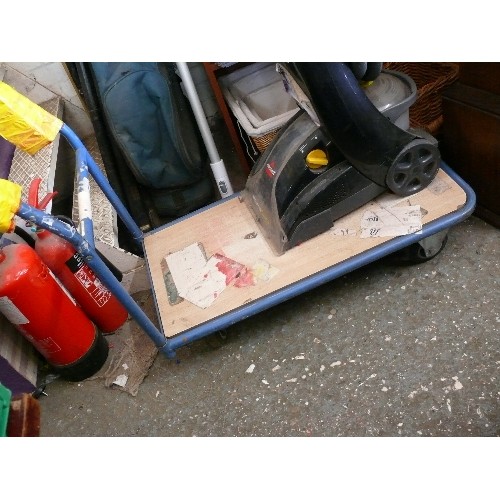 492 - INDUSTRIAL MEDIUM SIZED TROLLEY ON CASTORS