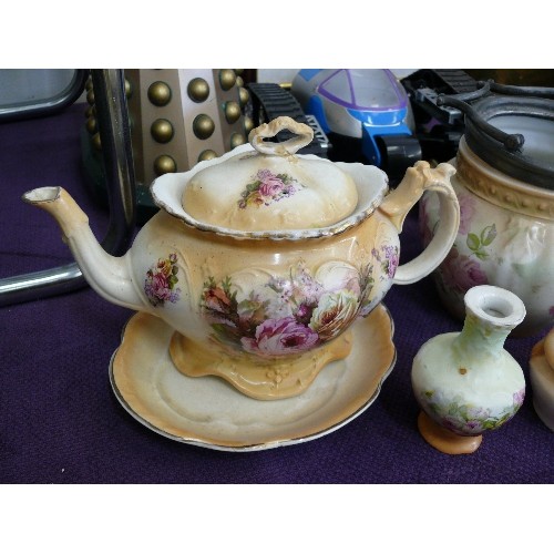 143 - A SELECTION OF VINTAGE ENGLISH CHINA TO INCLUDE TEAPOT, BISCUIT BARREL (NO LID), A VASE AND TRINKET ... 