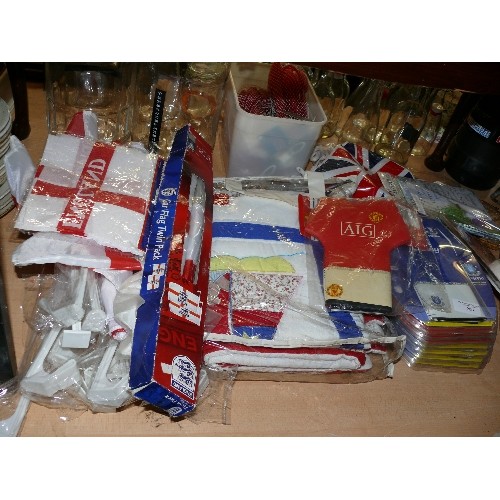 203 - A LARGE SELECTION OF MIXED ITEMS TO INCLUDE A THERMOS FLASK, ENGLAND FLAGS, SMOKE ALARM, FOOTBALL BO... 