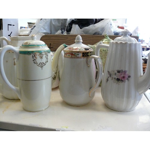 234 - A NICE SELECTION OF VINTAGE CHINA COFFEE POTS, TEAPOTS AND JUGS