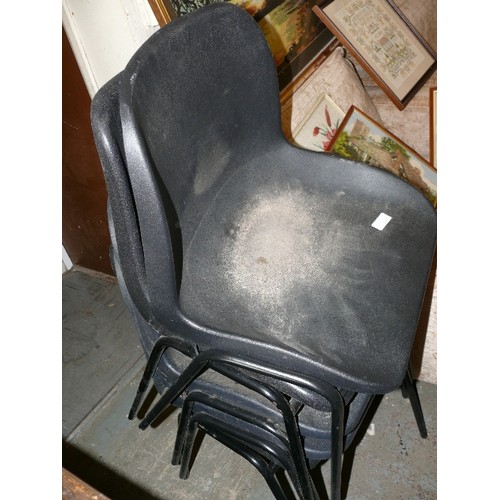 470 - 5 X BLACK  BISTRO CHAIRS ON METAL LEGS