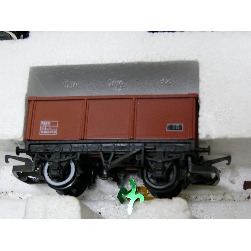 69 - HORNBY ELECTRIC TRAINSET 'THE RAILFREIGHT' IN ORIGINAL BOX, APPEARS COMPLETE