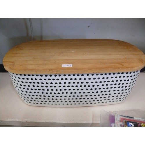 77 - RETRO PLASTIC BREAD BIN/STORAGE BOX WITH WOODEN LID