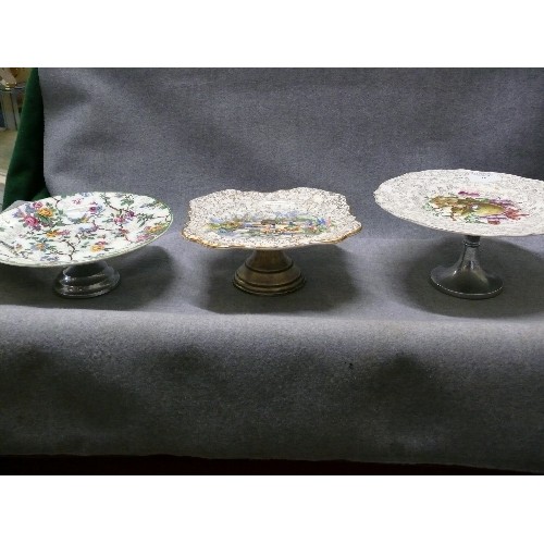 78 - 3 VINTAGE DECORATIVE CERAMIC CAKEPLATES WITH METAL STANDS