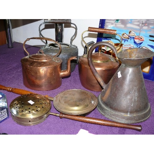 147 - A SELECTION OF COPPER AND BRASS TO INCLUDE 3 COPPER KETTLES, A JUG AND 2 ORNAMENTAL BED WARMERS