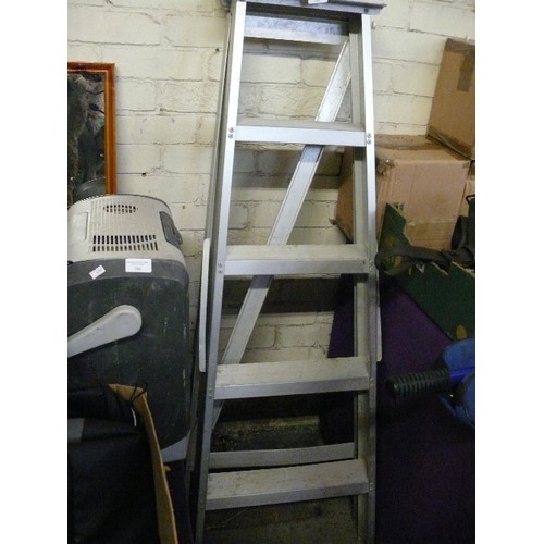 183 - AN ALUMMINIUM A-FRAME STEP LADDER