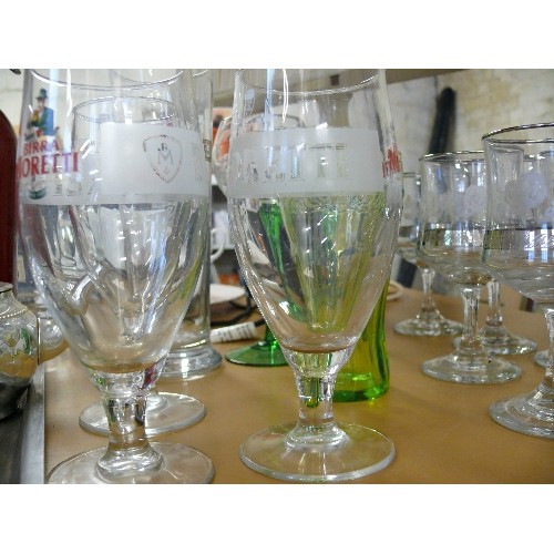 252 - A SELECTION OF MIXED GLASSWARE TO INCLUDE BIRRA MORETTI, BECKS, ETCHED GLASSES ETC