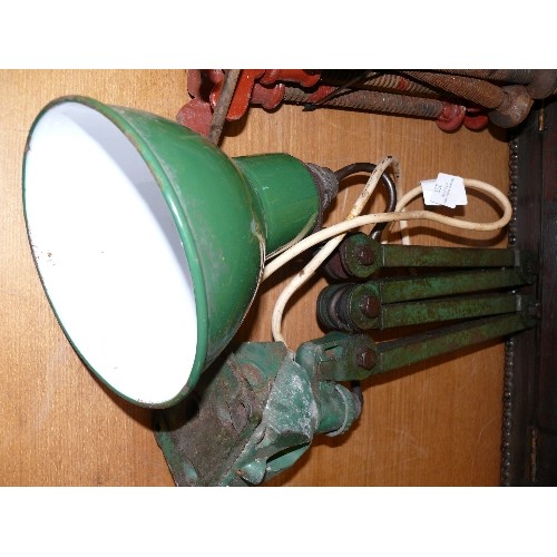 223 - BENCH WORK LAMP IN GREEN