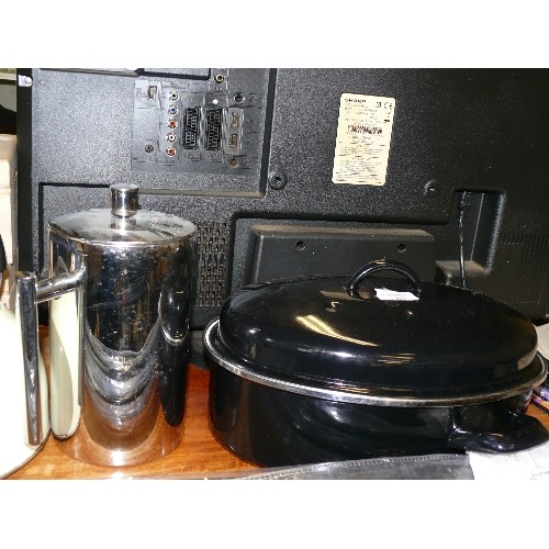 197 - A LARGE ENAMEL ROASTER BY JUDGE, A MORPHY RICHARDS STOVE TOP KETTLE PLUS A CHROME CAFETIERRE BY STEL... 