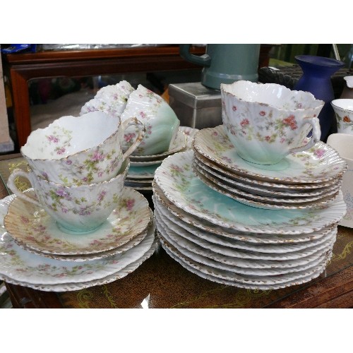 254 - A SELECTION OF FINE BONE CHINA TO INCLUDE ROYAL ALBERT, MINTON, ROYAL DOULTON AND ROYAL WORCESTER