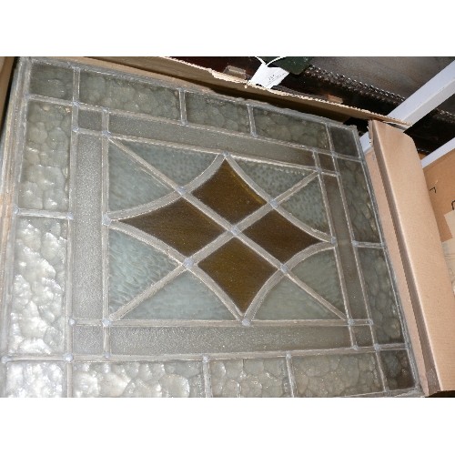 218 - 10 LEADED LIGHT GLASS PANELS 475 X 390MM PATTERNED