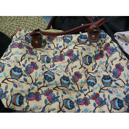 279 - A NICE SELECTION OF BAGS TO INCLUDE LADIES HANDBAGS BY CLARKS AND EMMA BRIDGEWATER ALSO A COUPLE OF ... 