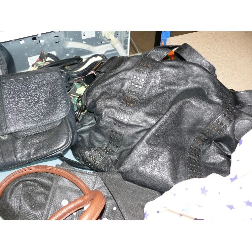 279 - A NICE SELECTION OF BAGS TO INCLUDE LADIES HANDBAGS BY CLARKS AND EMMA BRIDGEWATER ALSO A COUPLE OF ... 