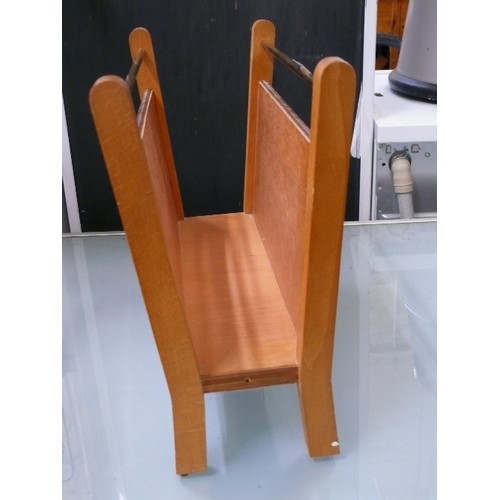291 - A VERY NICE WOOD AND COPPER MAGAZINE RACK