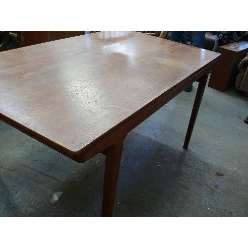 391 - MID CENTURY DANISH INSPIRED EXPANDING DINING TABLE.  CLOSED DIMENSIONS ARE 160CM X 90CM WIDE EXTENDI... 