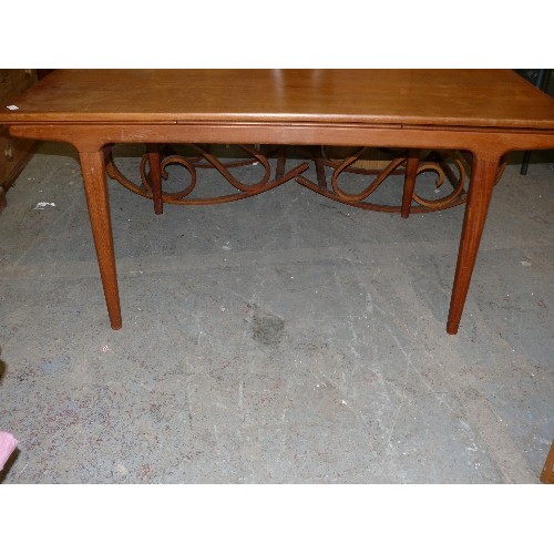 391 - MID CENTURY DANISH INSPIRED EXPANDING DINING TABLE.  CLOSED DIMENSIONS ARE 160CM X 90CM WIDE EXTENDI... 