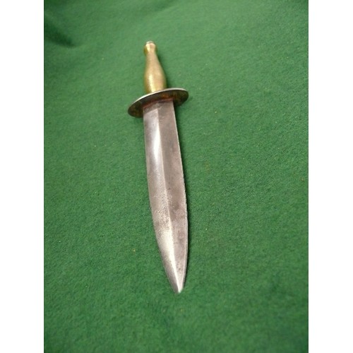 23 - MK2 COMMANDO KNIFE