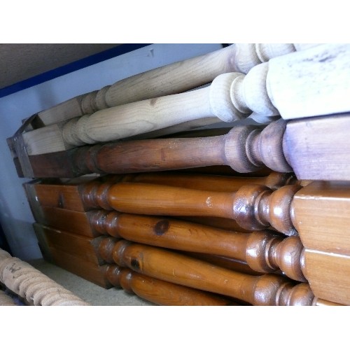 417 - 20 X PINE COLONIAL SPINDLES