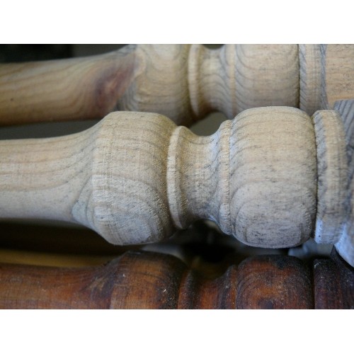 417 - 20 X PINE COLONIAL SPINDLES